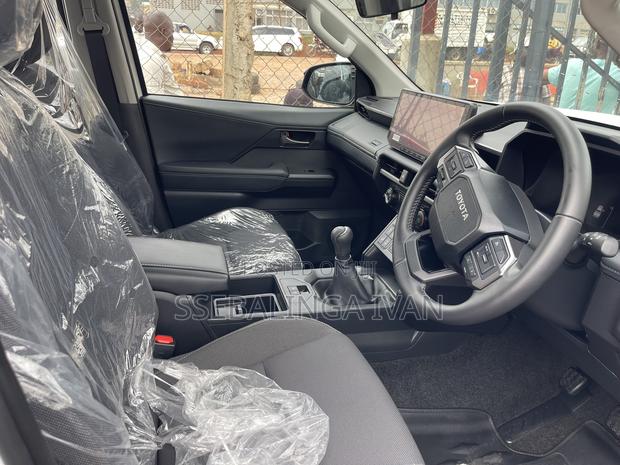 New Toyota Hilux 2026 White