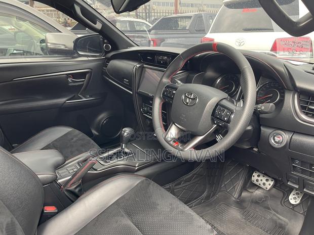 Toyota Fortuner 2021 Black