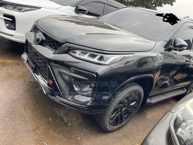 Toyota Fortuner 2021 Black