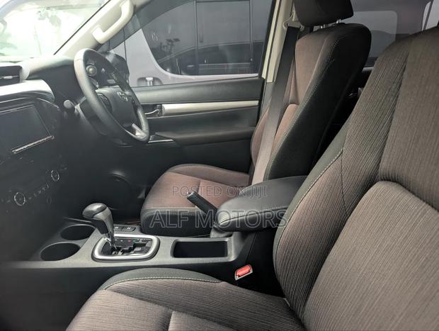 Toyota Hilux 2016 White