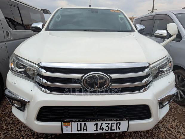 Toyota Hilux 2016 White