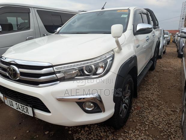 Toyota Hilux 2016 White