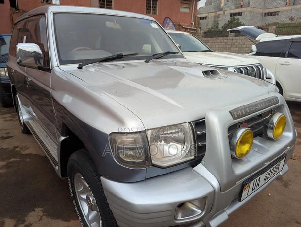 Mitsubishi Pajero Junior 1998 Silver