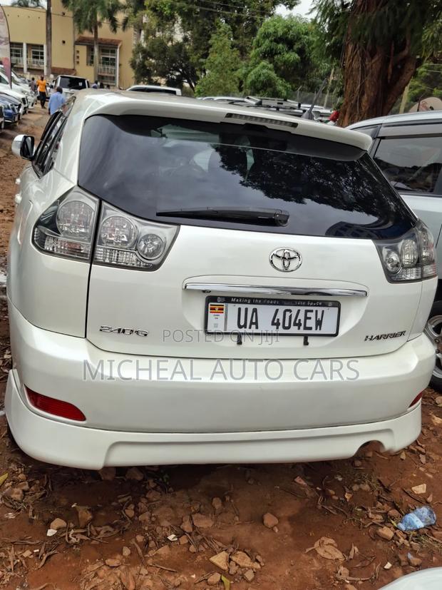 Toyota Harrier 2010 White