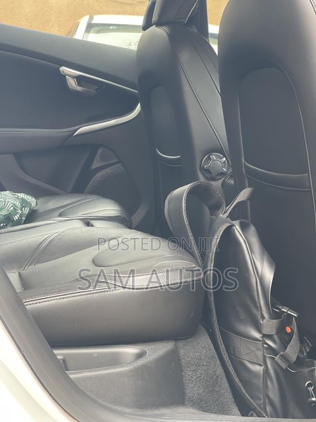 Volvo V40 2016 White