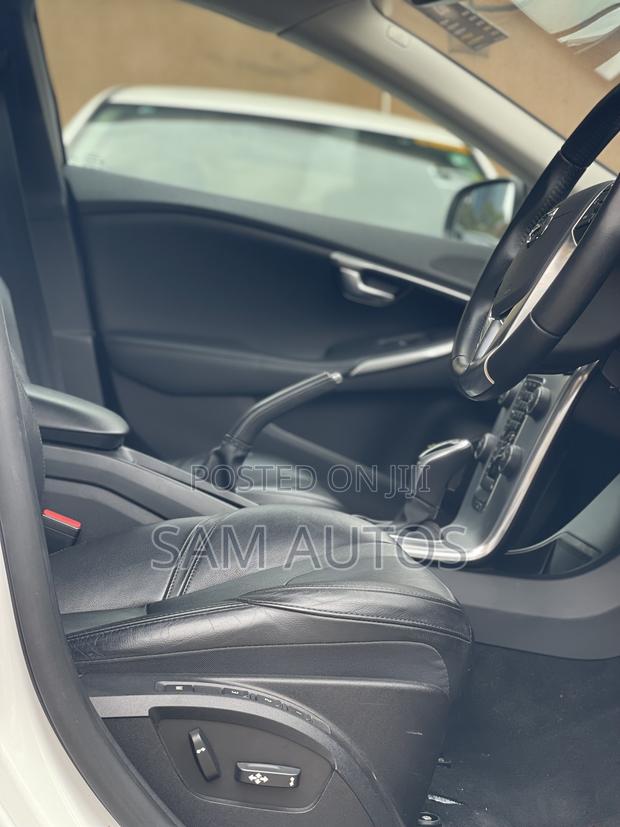 Volvo V40 2016 White