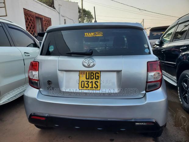 Toyota IST 2010 Silver