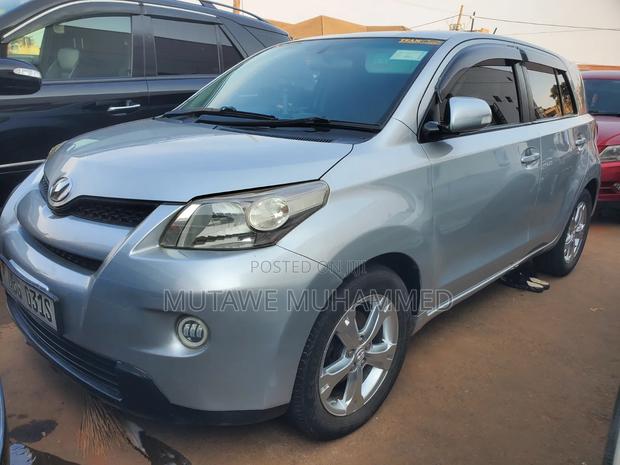 Toyota IST 2010 Silver