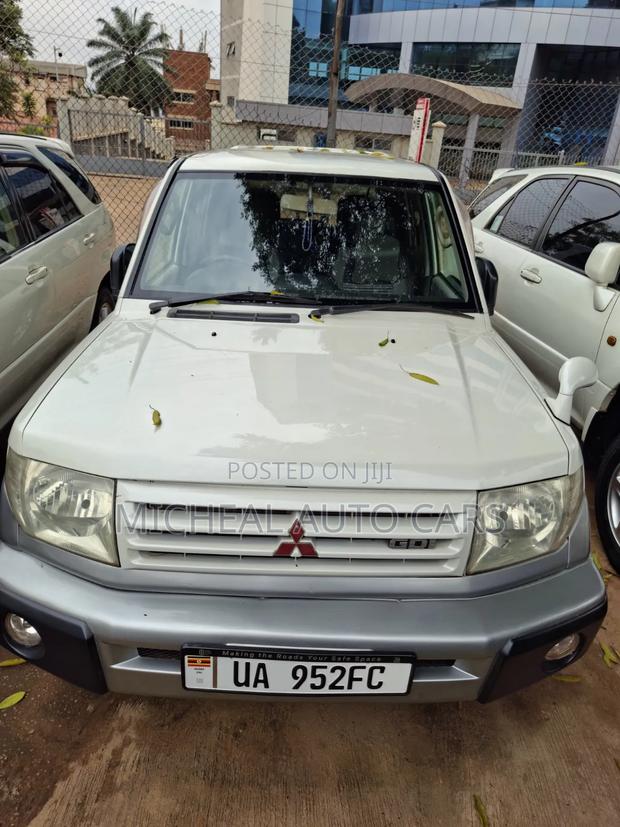 Mitsubishi Pajero IO 2005 Silver