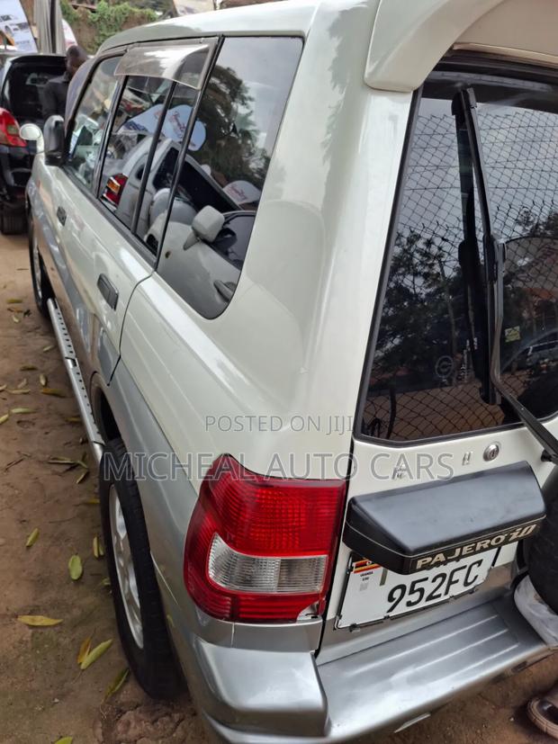 Mitsubishi Pajero IO 2005 Silver