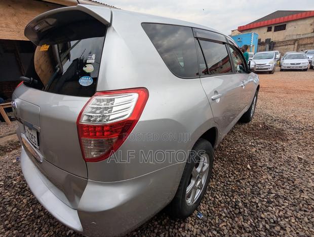 Toyota Vanguard 2008 Silver
