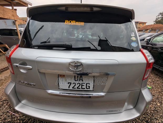 Toyota Vanguard 2008 Silver