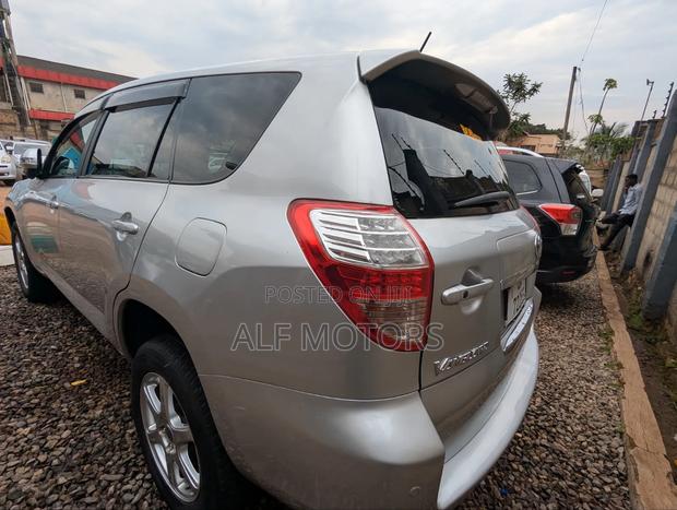 Toyota Vanguard 2008 Silver