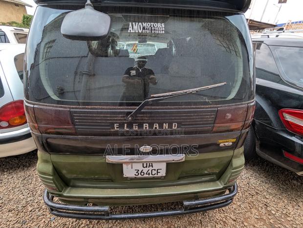 Nissan Elgrand 2003 Green