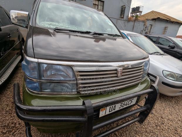 Nissan Elgrand 2003 Green