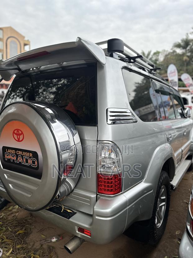 Toyota Land Cruiser Prado 1999 Silver