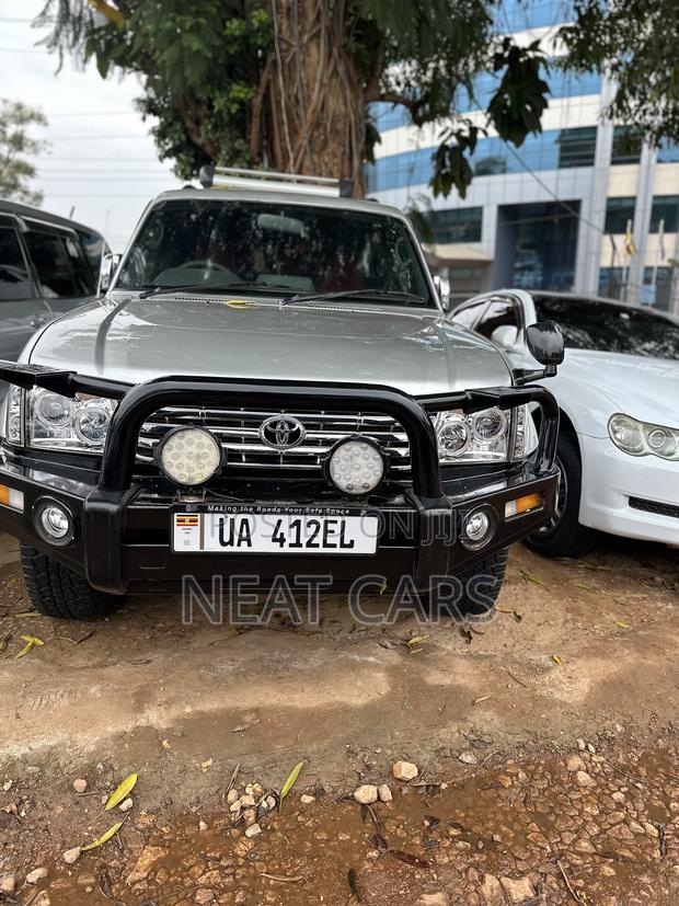 Toyota Land Cruiser Prado 1999 Silver