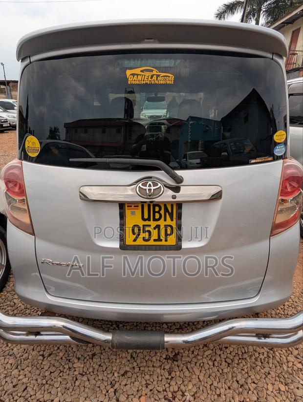 Toyota Ractis 2008 Silver