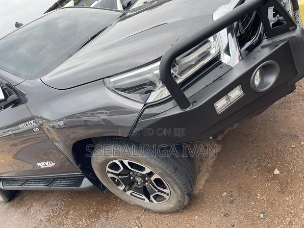 Toyota Hilux 2018 Gray