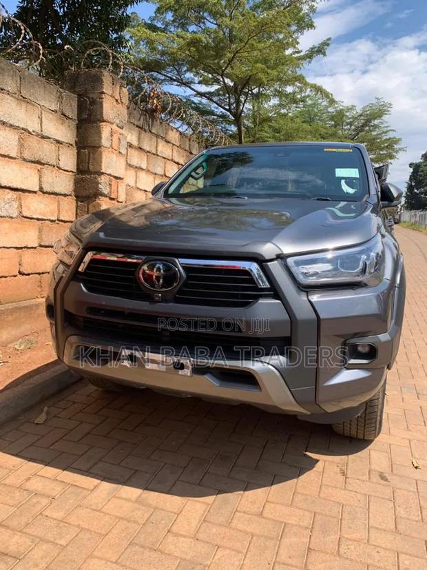 Toyota Hilux 2022 Matt Black