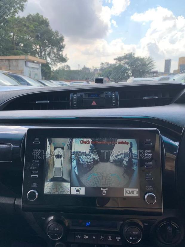 Toyota Hilux 2022 Matt Black