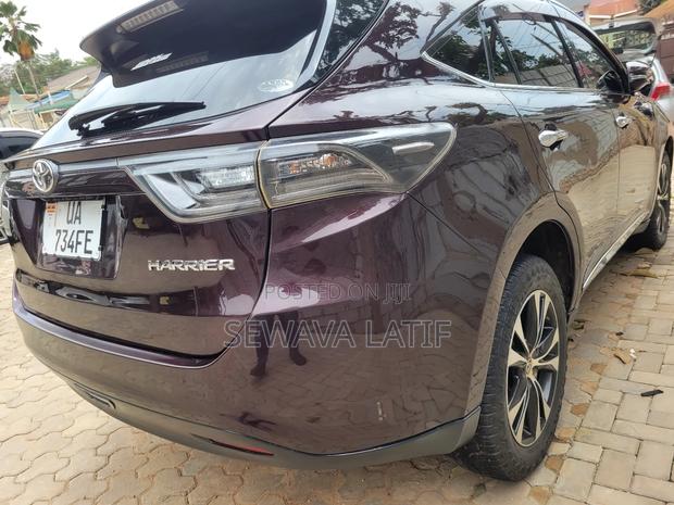 Toyota Harrier 2.0 2016 Maroon
