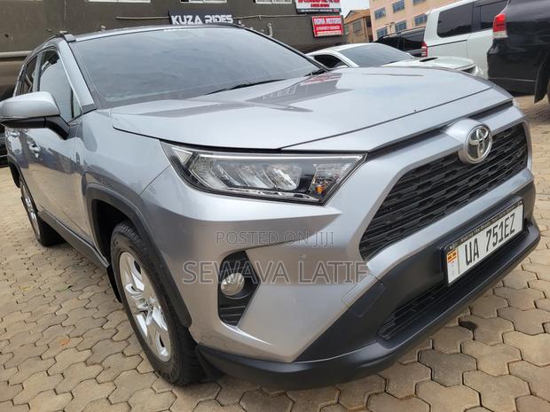 Toyota RAV4 Limited FWD 2020 Silver