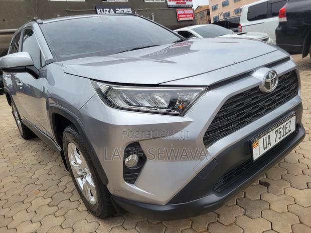 Toyota RAV4 Limited FWD 2020 Silver