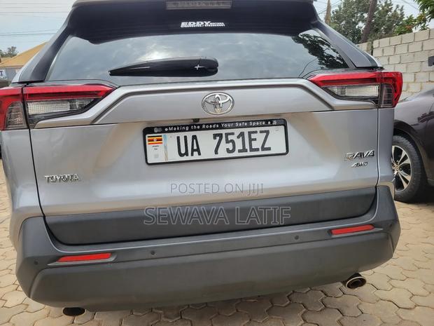 Toyota RAV4 Limited FWD 2020 Silver