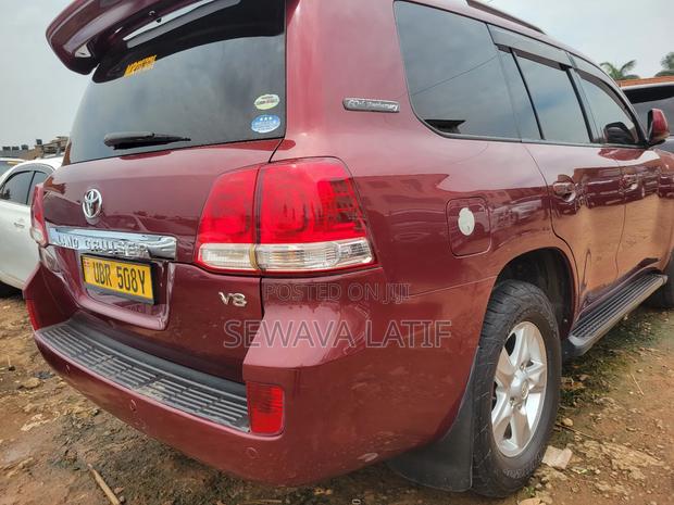 Toyota Land Cruiser 4.6 V8 ZX 2012 Maroon