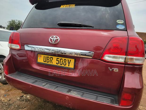 Toyota Land Cruiser 4.6 V8 ZX 2012 Maroon