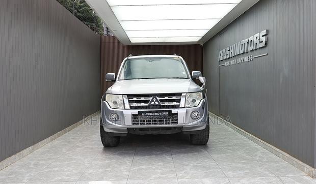 Mitsubishi Pajero 2011 Silver