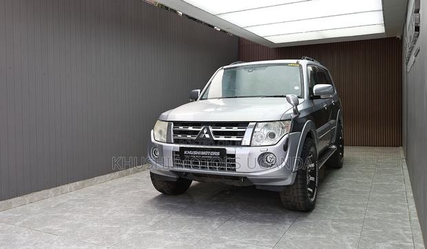 Mitsubishi Pajero 2011 Silver