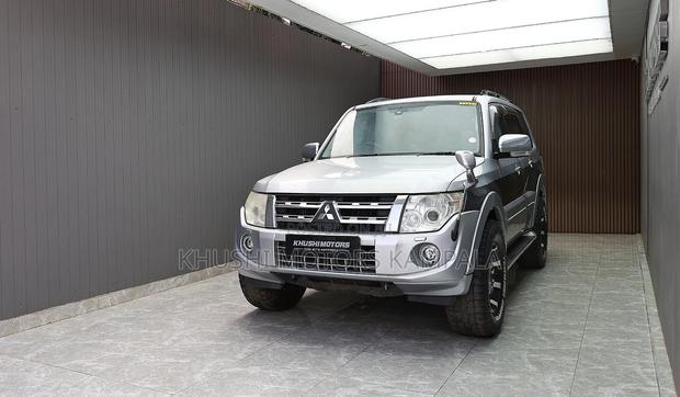 Mitsubishi Pajero 2011 Silver