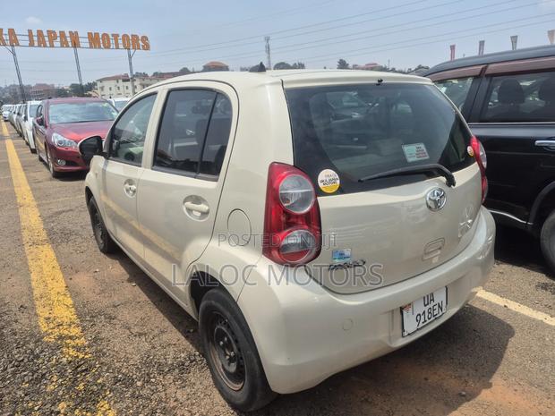 Toyota Passo 2011 Off white