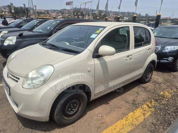 Toyota Passo 2011 Off white
