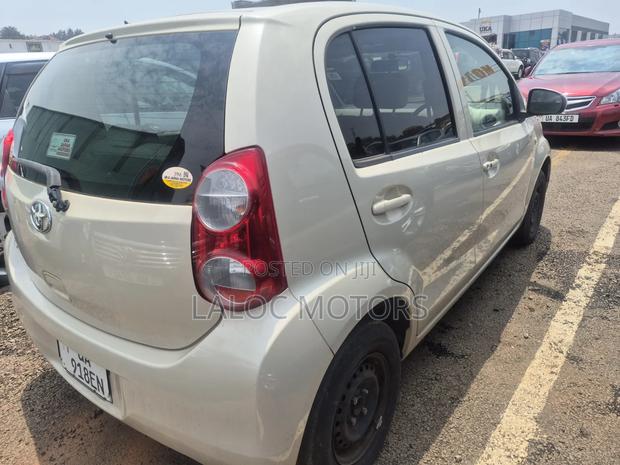 Toyota Passo 2011 Off white