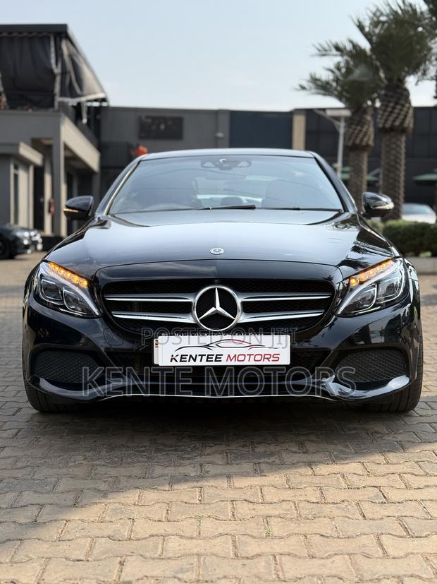 Mercedes-Benz C200 2018 Black