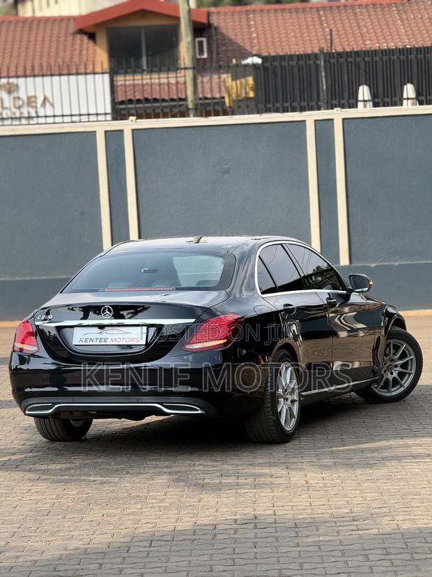Mercedes-Benz C200 2018 Black