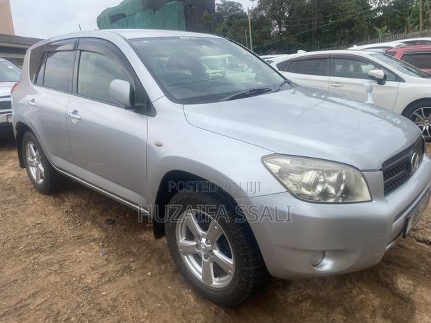 Toyota RAV4 2011 White