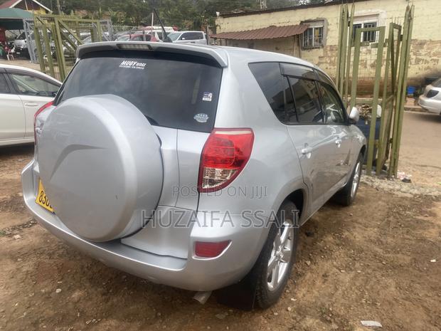Toyota RAV4 2011 White