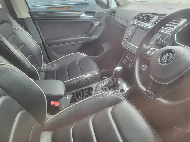 Volkswagen Tiguan 2.0T SEL Premium AWD 4MOTION 2018 Silver