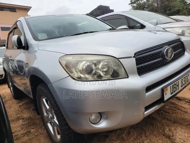 Toyota RAV4 2.4 2008 Silver