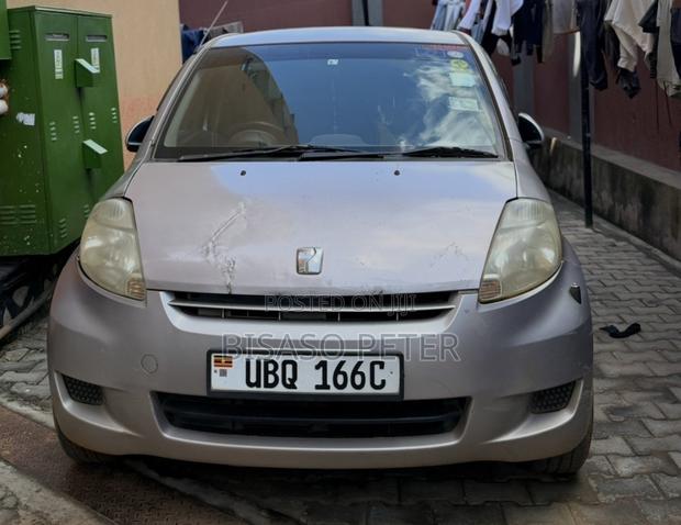 Toyota Passo 1.0 AWD 2009 Pink