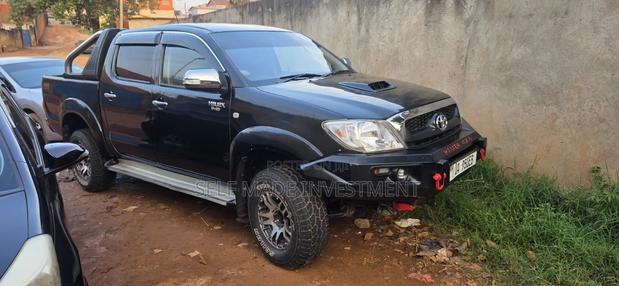Toyota Hilux 2013 Black