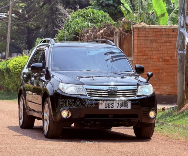 Subaru Forester 2010 Black
