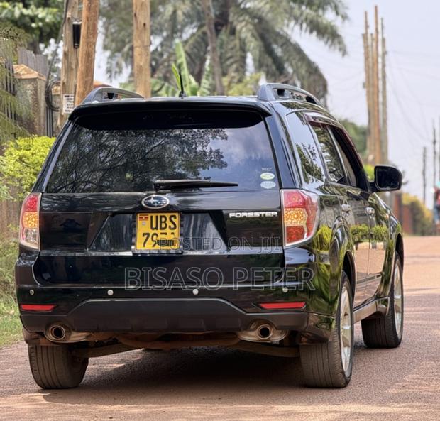 Subaru Forester 2010 Black
