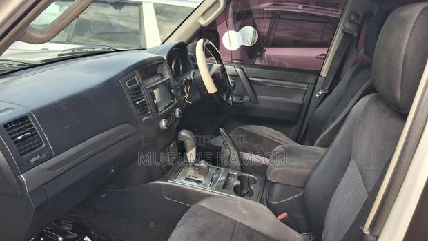 Mitsubishi Pajero 2009 White