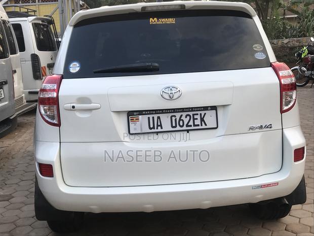 Toyota RAV4 2009 White