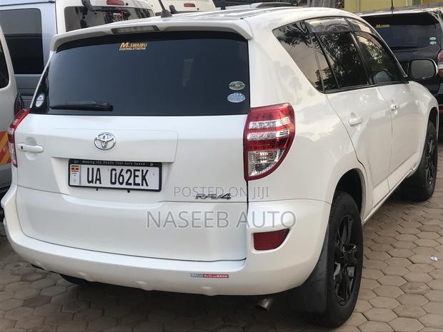 Toyota RAV4 2009 White